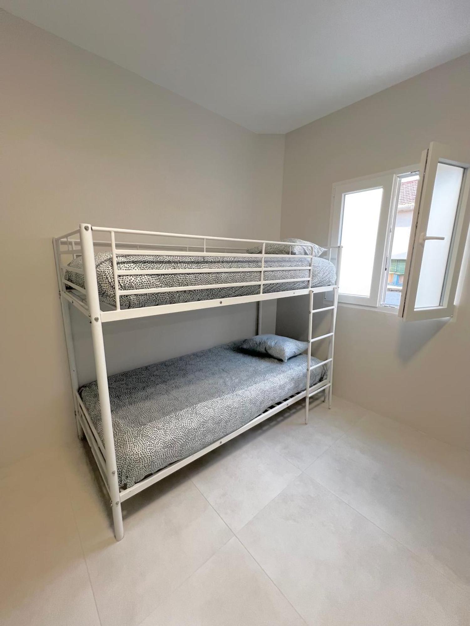 Hostel Oasis Madrid Luaran gambar