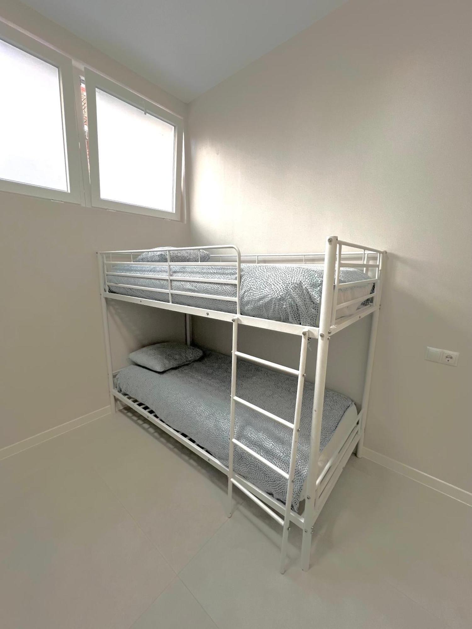 Hostel Oasis Madrid Luaran gambar