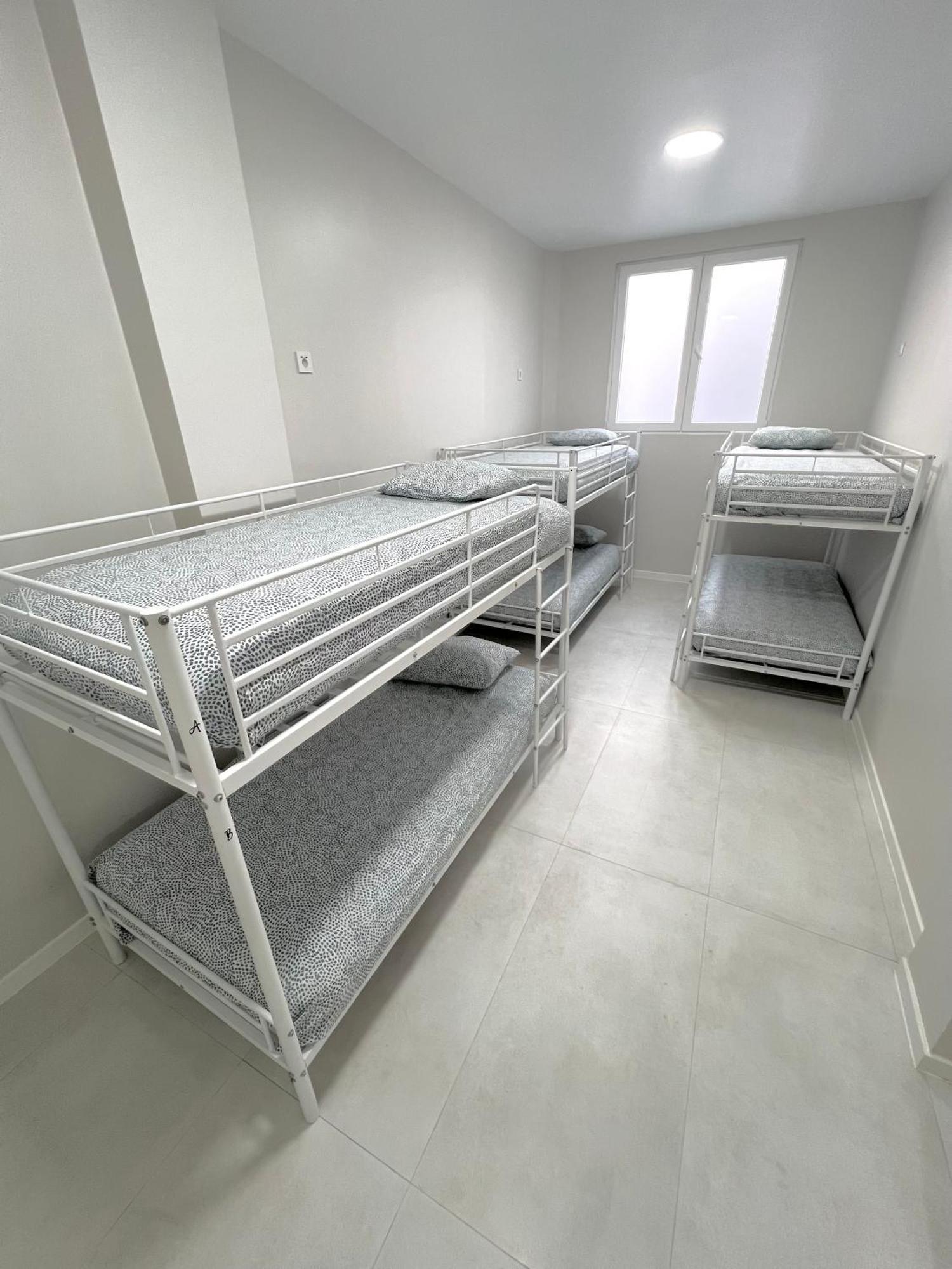 Hostel Oasis Madrid Luaran gambar