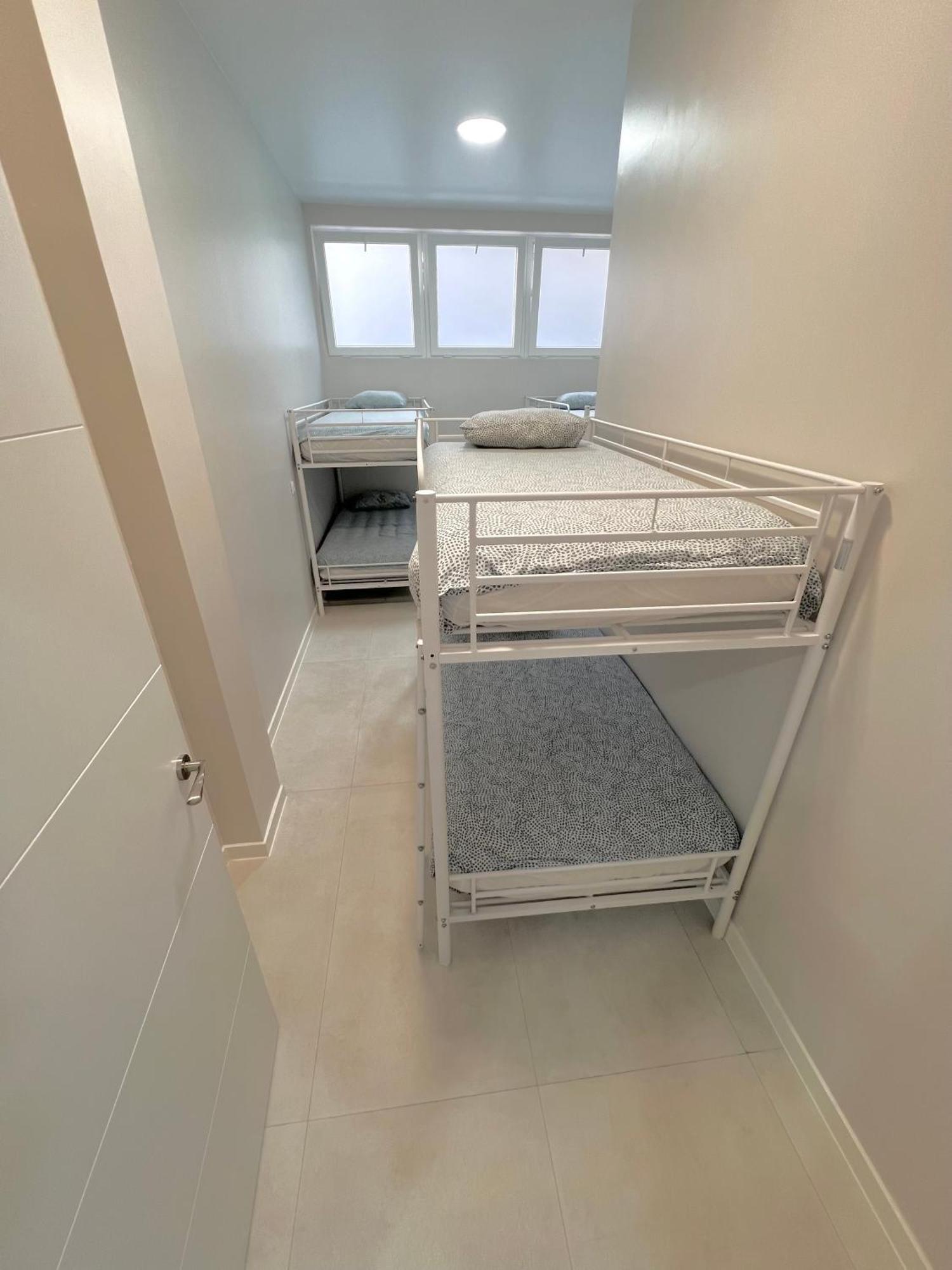 Hostel Oasis Madrid Luaran gambar