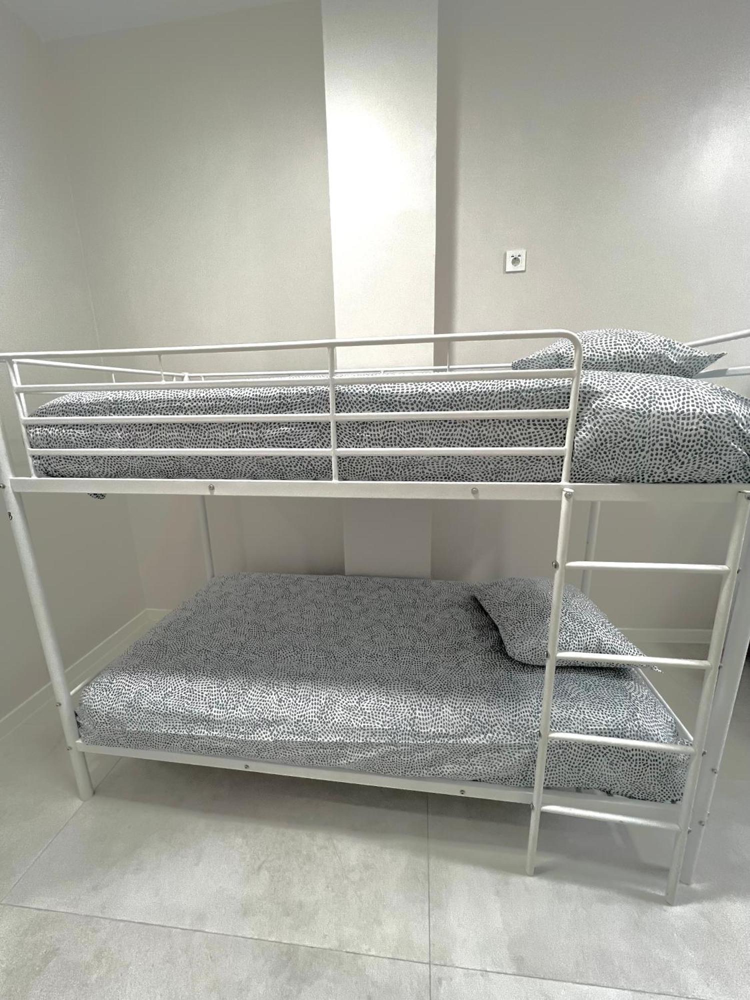Hostel Oasis Madrid Luaran gambar